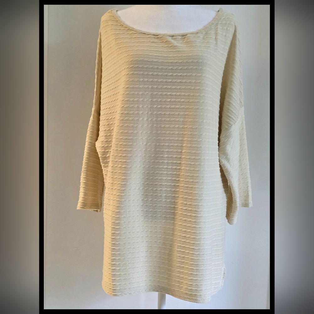 💥NWT!💥 HaLife Cream Textured Knit Shirt, Size Large 3/4 Sleeves